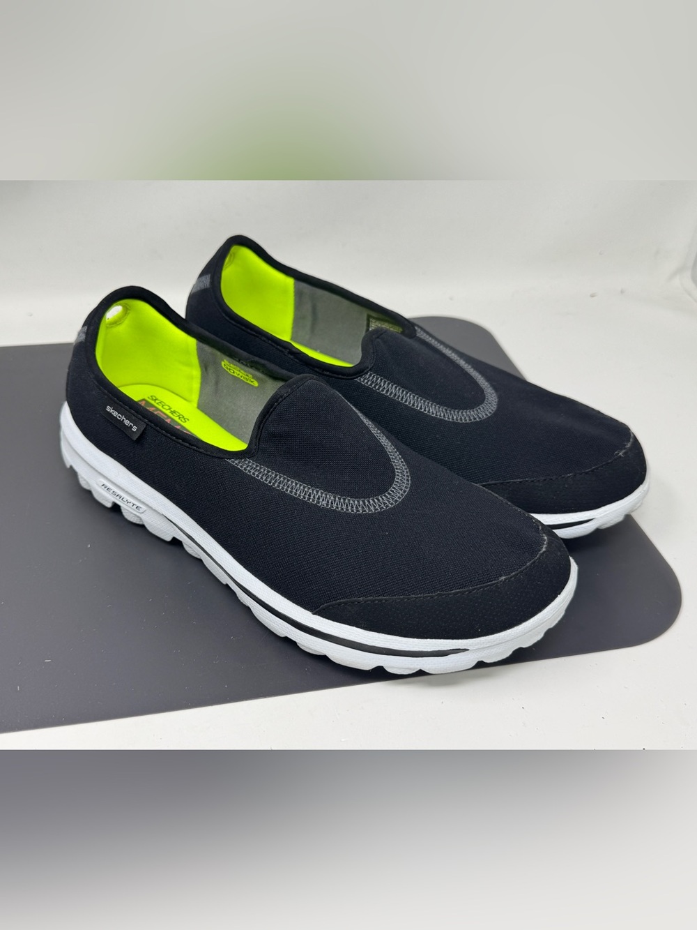 Skechers Women’s Go Walk Impress Memory Foam Shoes size 8.5